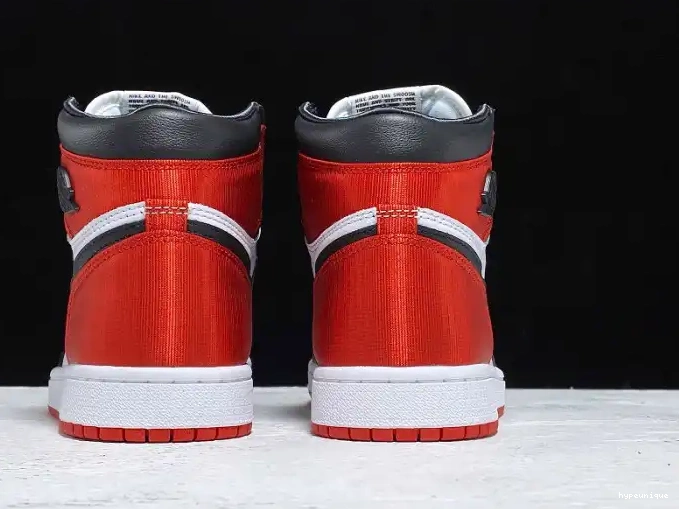 HYPE Black 1 Jordan Air Satin Toe CD0461-016 Retro High 0608